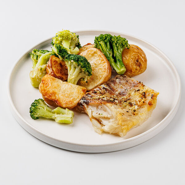 Филе трески запеченное с мини-картофелем и брокколи 200 г