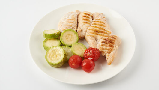 Куриное филе запеченное с кабачками