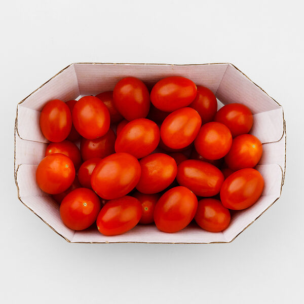Томаты черри сливовидные красные 250г