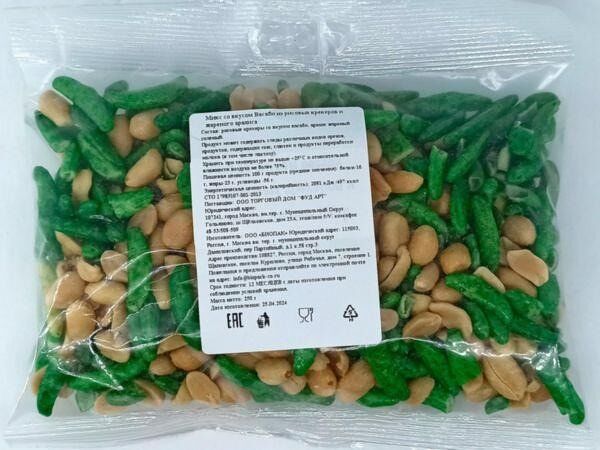 Микс из рисовых крекеров и жареного арахиса Биопак со вкусом Васаби 250 г