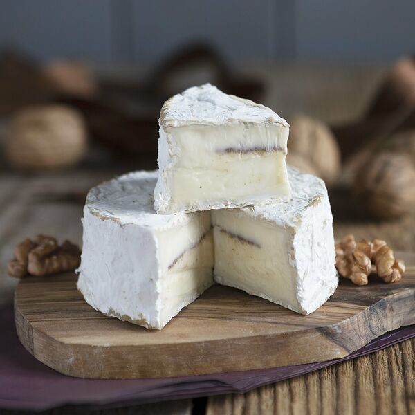 Сыр Брилья Саварен с трюфелем, 50%, Эко Вилладж 170гр