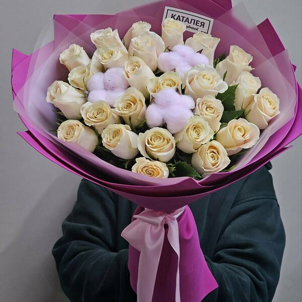 Букет из роз и хлопка