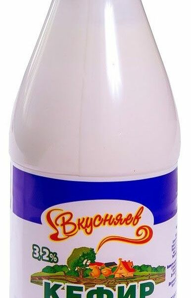 Кефир Вкусняев 3.2% 930г