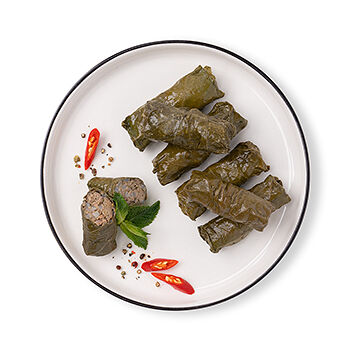 Долма в виноградных листьях из телятины, вес