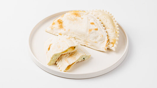 Кутабы ВкусВилл с сыром, творогом и зеленью