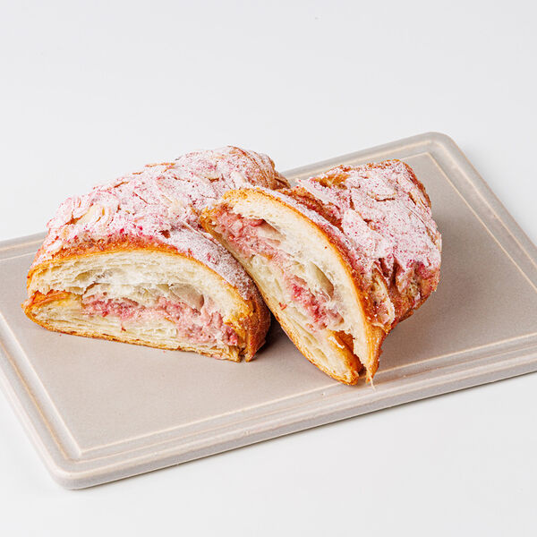 Круассан миндальный с малиной кафе, 90г