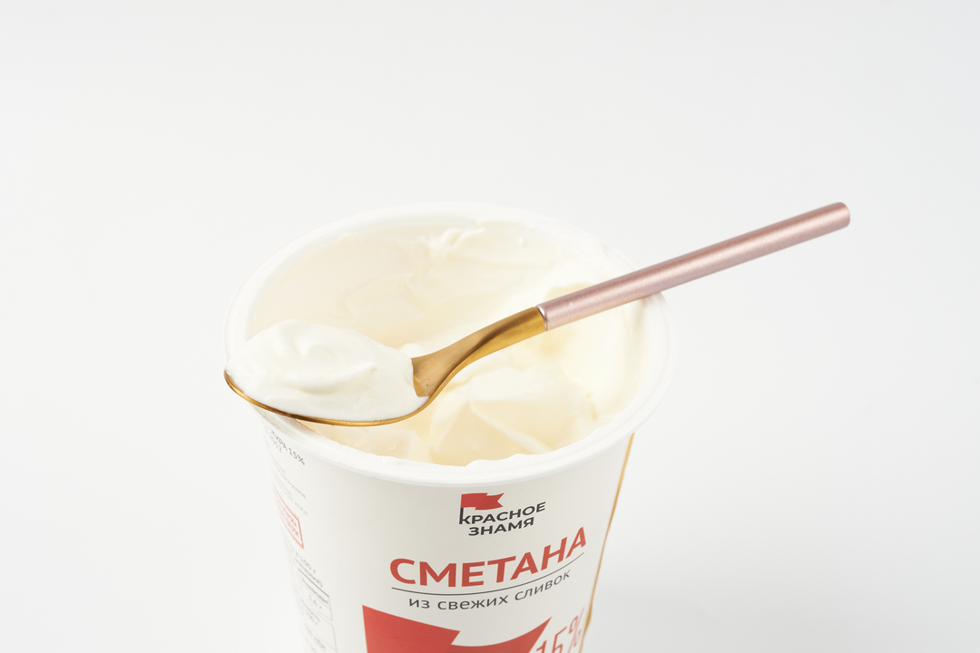 

Сметана Красное Знамя 15% 300 г