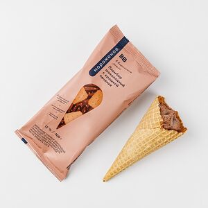 Пломбир шоколадный с крошкой печенья в рожке