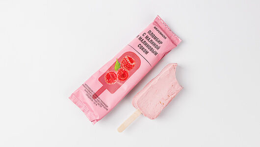 Пломбир с малиной и малиновым соком 