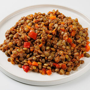 Чечевица с тушеными овощами