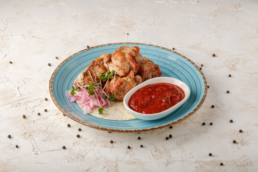 Шашлык из курицы с соусом Неаполитано