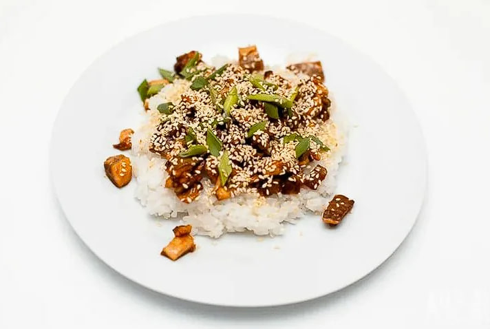 

Курица Вкусно жить Вок в соусе терияки с рисом 270 г