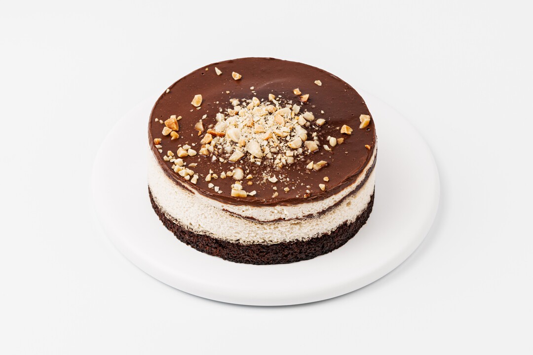 

Торт шоколадный с карамелью и арахисом 550 г