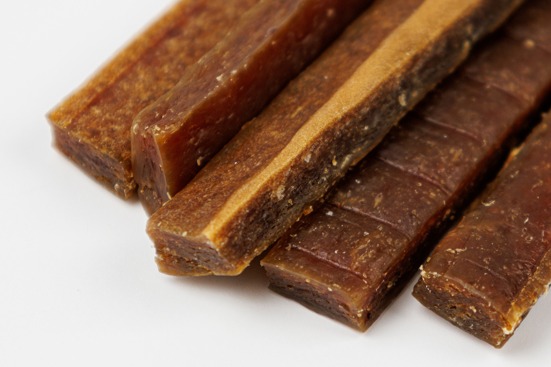 

Колбаски жевательные для собак ВкусВилл из мяса кролика 25 г