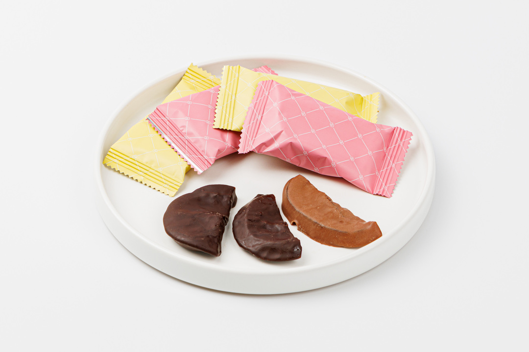 

Дольки апельсина в горьком и молочном шоколаде