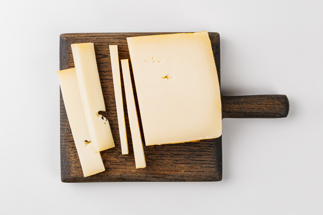 

Сыр Швейцарский 200 г