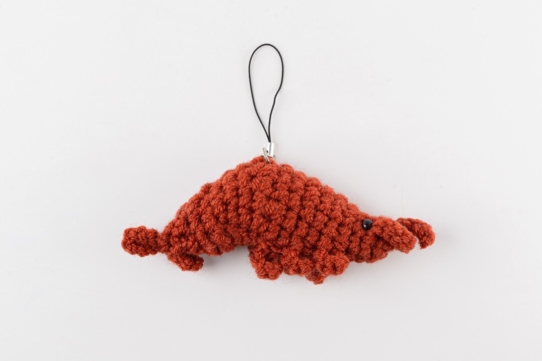 

Брелок вязаный Креветка