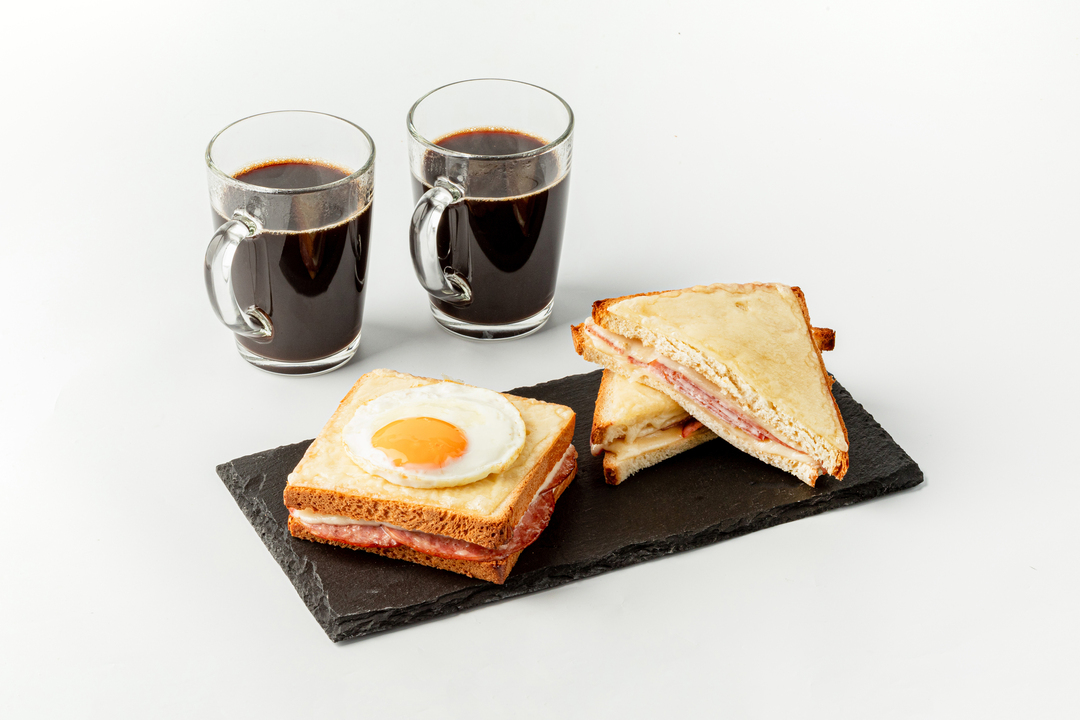 

Комбо Для тебя и Для нее : Крок мадам + Крок месье + 2 Кофе американо 1116 г