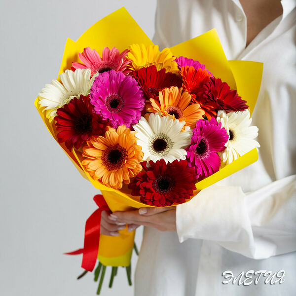 Букет из 15 гербер с ооформлением