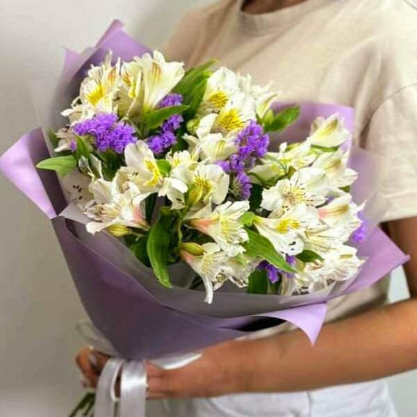 Букет альстромерий