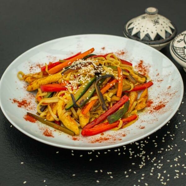 Лапша медфуна с курицей и овощами