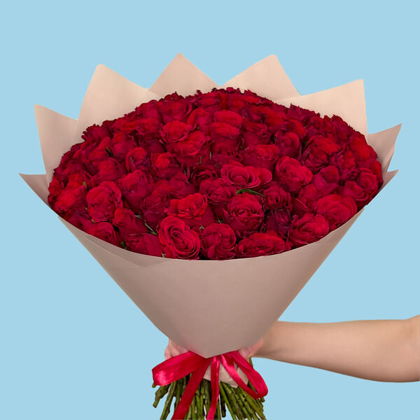 Букет цветов из 101 красной розы 35 см МП пленка