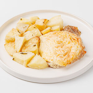 Мясо по-французски Вкусвилл с печеным картофелем