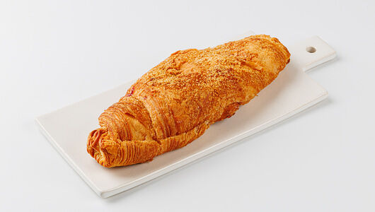 Круассан миндальный Вкусвилл с вишней