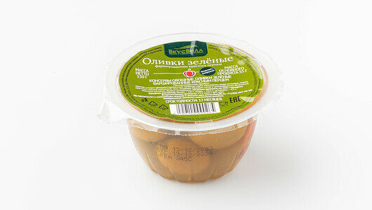 Оливки зеленые с красным перцем