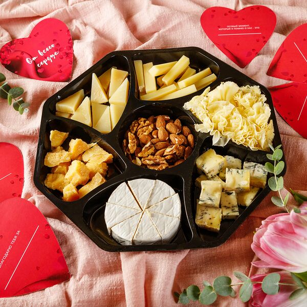 Тарелка к красному вину