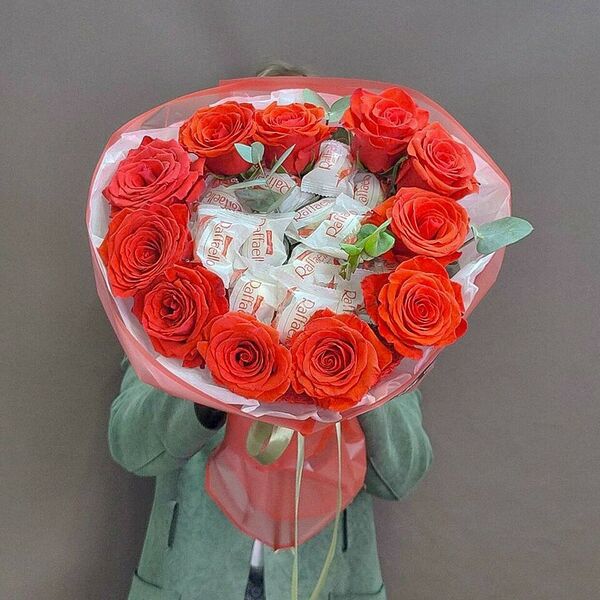 Букет из 11 роз и Рафаэлло 