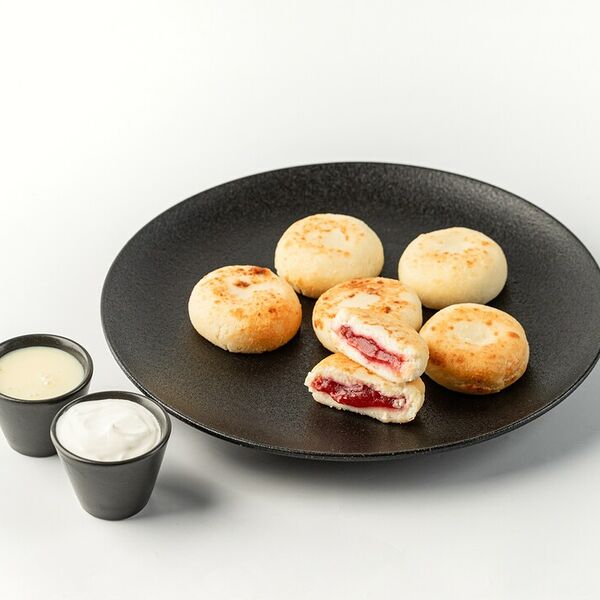 Большая порция сырников Вкусвилл с малиной