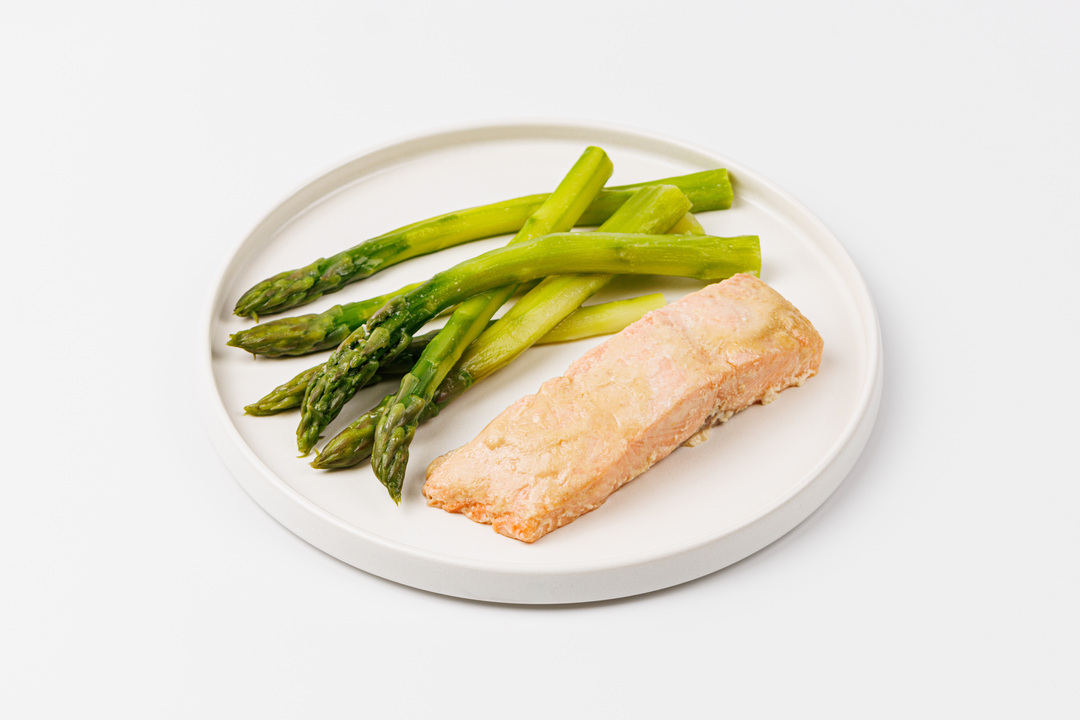 

Лосось в апельсиновом маринаде со спаржей 190 г