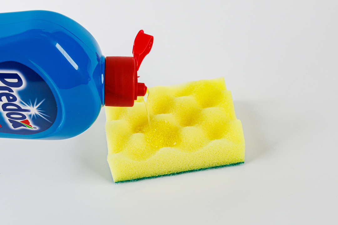 

Средство для мытья посуды с ароматом лимона Predox, 650 мл