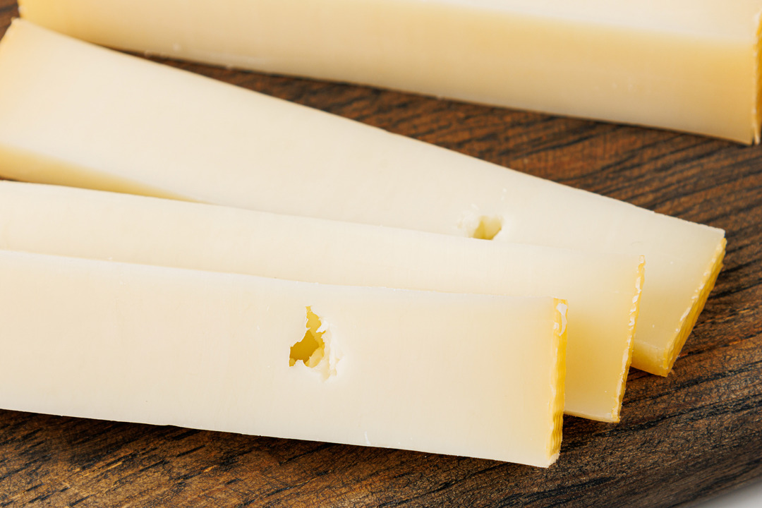 

Сыр Швейцарский 200 г