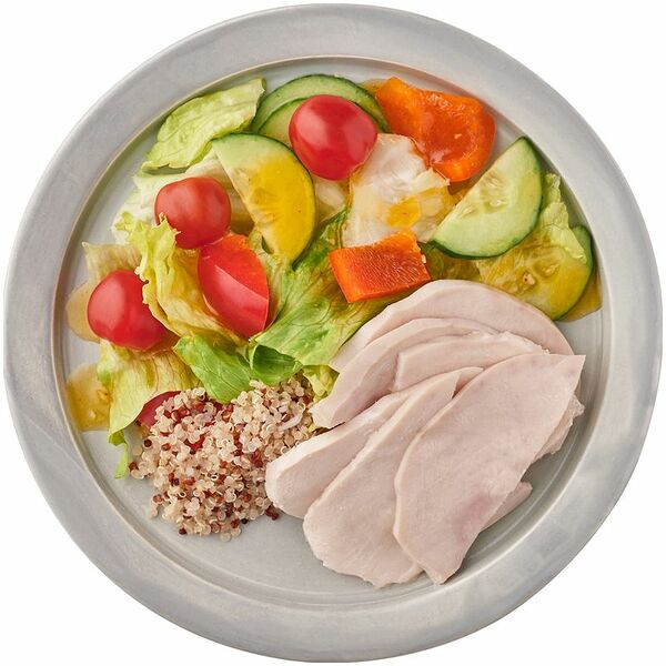 Салат с куриным филе, киноа и овощами Перекрёсток Select, 200г