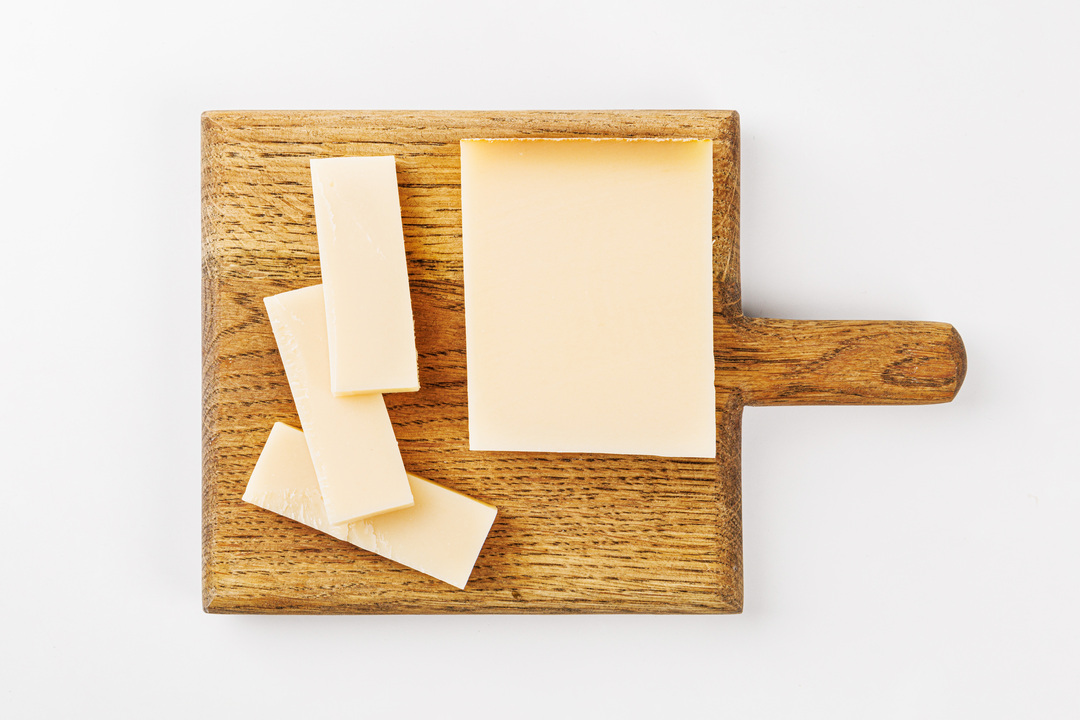 

Сыр твердый ВкусВилл Деревенский горный 6 месяцев 170 г