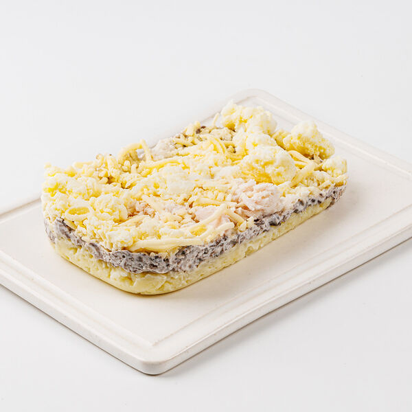 Салат с курицей и жареными шампиньонами 180 г