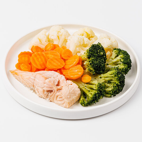 Шашлык из семги с овощами на пару