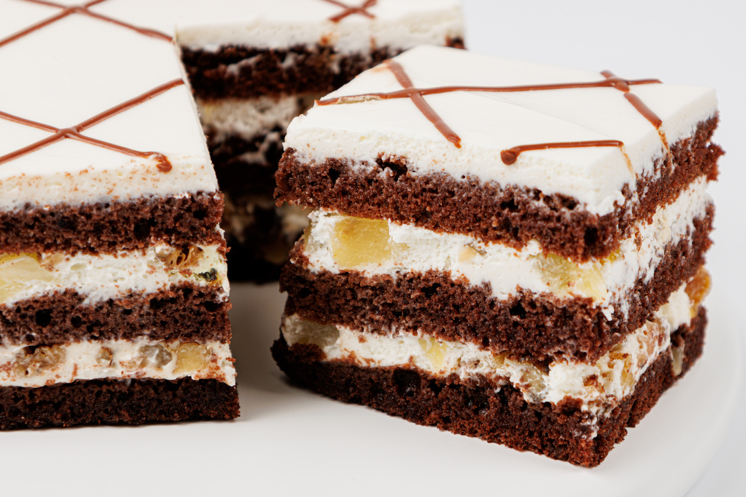 

Торт сметанный ВкусВилл с ананасами и персиком 455 г