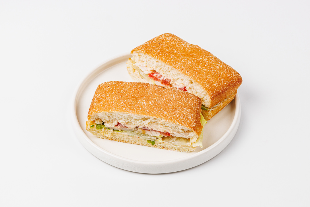 

Мини-чиабатта ВкусВилл с курицей, пармезаном и соусом копченый Айоли, кафе 125 г