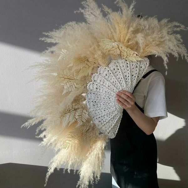 Свадебный веер из пампасной травы со стабилизированным папоротником