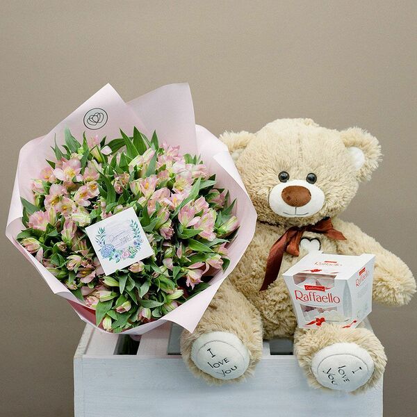 Набор №18: Букет из 25 альстромерий с медведем, конфетами и открыткой