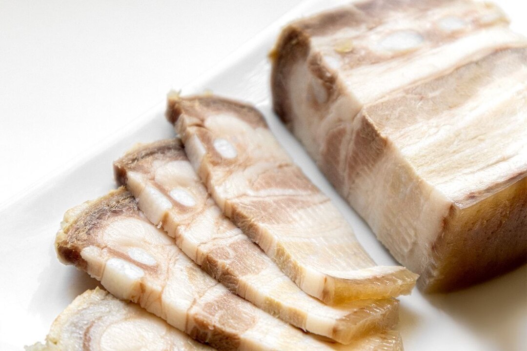 

Сало с чесноком