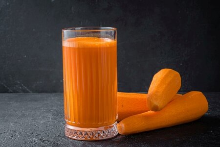 Свежевыжатый сок морковный