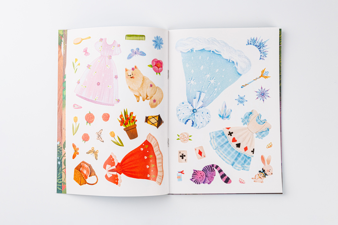 

Книжка с наклейками: наряди меня, серия "Сказки"