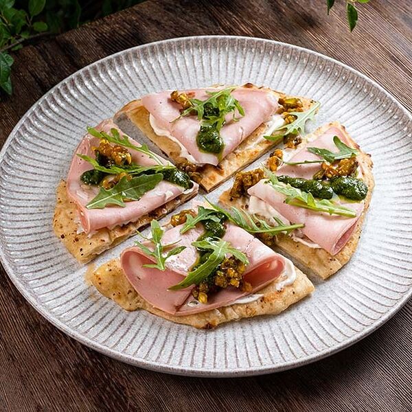 Лепешка с мортаделлой