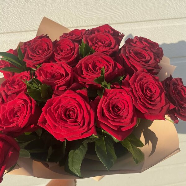 Букет из красных роз 19 шт