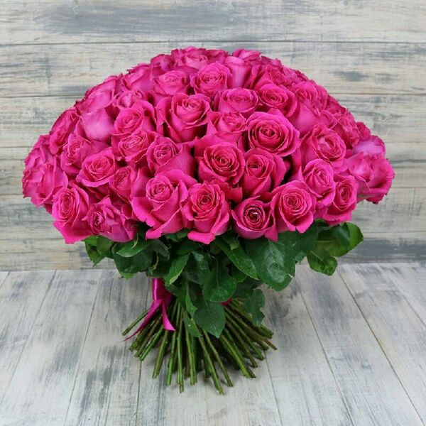 101 розовая роза