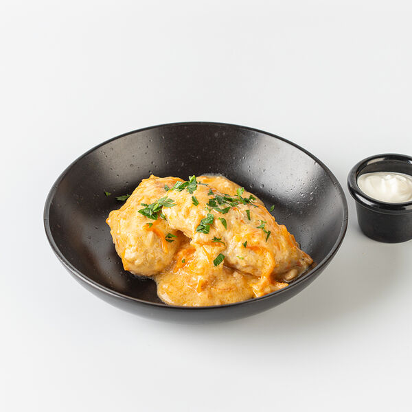 Маленькая порция ленивых голубцов (2 шт) в сметанном соусе 270г